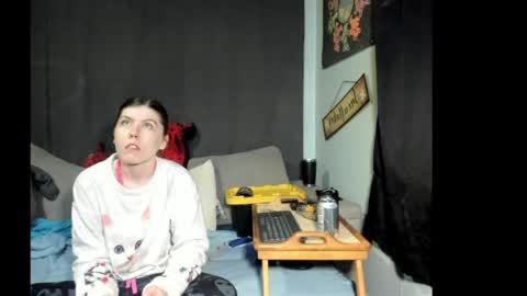 roxihazeleyes online show from April 8, 3:17 am