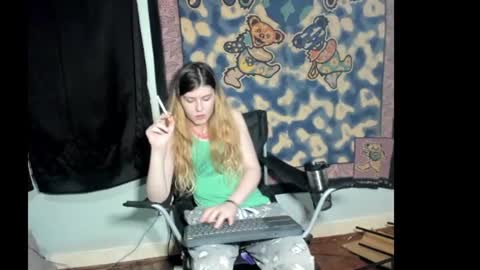 roxihazeleyes online show from July 8, 4:50 am