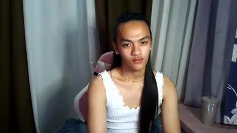 Snapshot of roxy358888 chatting on March 1, 2:35 am roxy358888 online show from March 1, 2:35 am