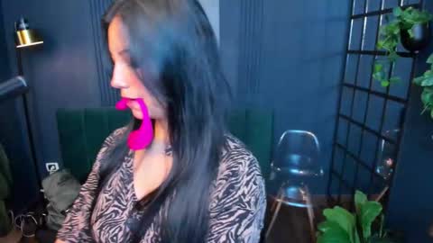 Snapshot of roxy_hell chatting on January 16, 12:31 pm Roxy hell online show from January 16, 12:31 pm