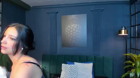 Snapshot of roxy_hell chatting on February 7, 12:20 pm Roxy hell online show from February 7, 12:20 pm