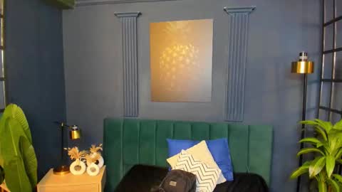 Snapshot of roxy_hell chatting on February 8, 12:30 pm Roxy hell online show from February 8, 12:30 pm