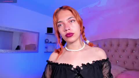 roxy_jones_ online show from February 19, 10:53 pm