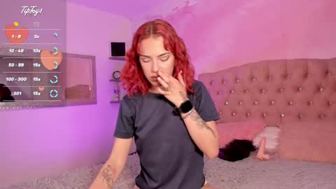 roxy_jones_ online show from March 12, 7:38 pm