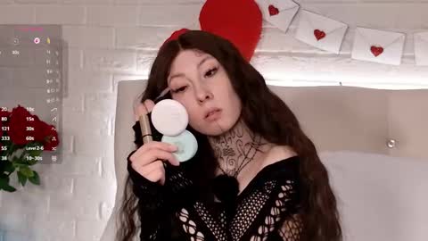 Snapshot of roxy_morrison_x chatting on February 6, 5:49 pm roxanne online show from February 6, 5:49 pm