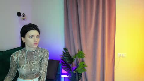 Snapshot of roxy_riot_ chatting on February 1, 1:23 am roxy_riot_ online show from February 1, 1:23 am