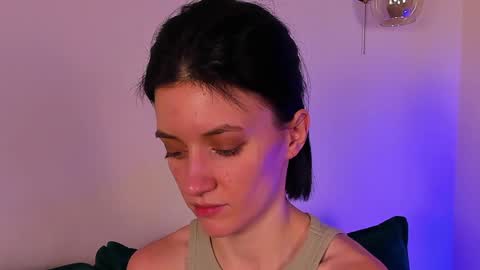 Snapshot of roxy_riot_ chatting on February 2, 7:41 am roxy_riot_ online show from February 2, 7:41 am