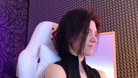 Snapshot of roxy_riot_ chatting on February 23, 7:33 am roxy_riot_ online show from February 23, 7:33 am