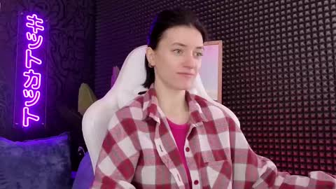 Snapshot of roxy_riot_ chatting on March 1, 1:43 am roxy_riot_ online show from March 1, 1:43 am