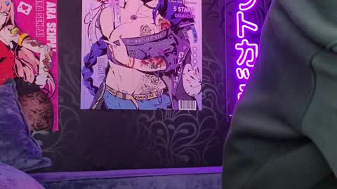 Snapshot of roxy_riot_ chatting on March 1, 4:47 am roxy_riot_ online show from March 1, 4:47 am