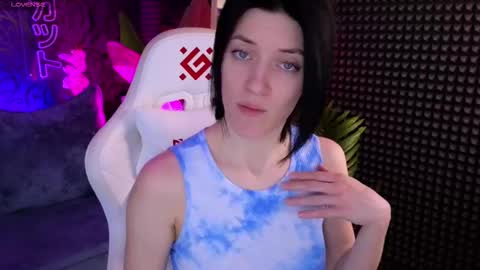 Snapshot of roxy_riot_ chatting on October 11, 1:38 am roxy_riot_ online show from October 11, 1:38 am