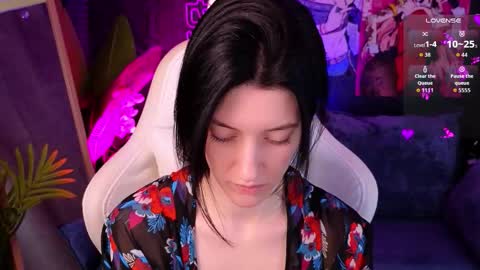 Snapshot of roxy_riot_ chatting on October 18, 1:30 am roxy_riot_ online show from October 18, 1:30 am