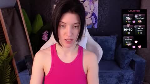 Snapshot of roxy_riot_ chatting on November 30, 1:31 am roxy_riot_ online show from November 30, 1:31 am