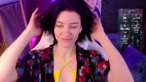 Snapshot of roxy_riot_ chatting on December 23, 1:36 am roxy_riot_ online show from December 23, 1:36 am