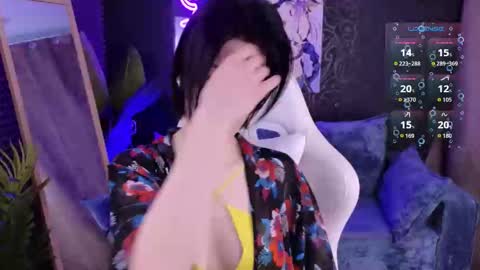 Snapshot of roxy_riot_ chatting on January 16, 1:31 am roxy_riot_ online show from January 16, 1:31 am