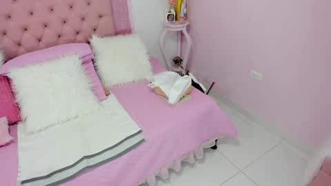 roxy_swt7 online show from May 25, 3:56 am