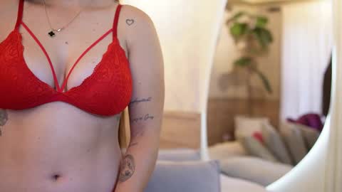 Roxy  online show from October 6, 12:35 pm