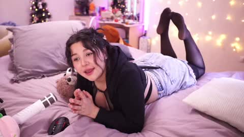 roxysuh online show from December 22, 6:39 am