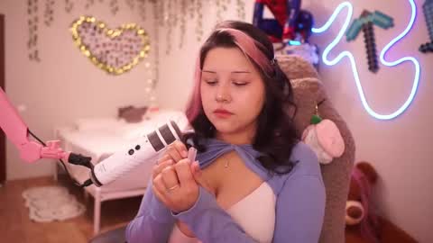 roxysuh online show from October 15, 9:09 am