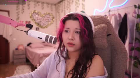 roxysuh online show from March 28, 8:14 am