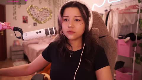 roxysuh online show from June 26, 8:52 am