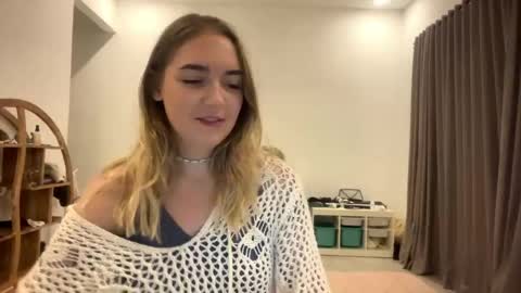 Roxy online show from March 17, 8:23 pm