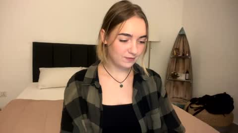 Roxy online show from April 1, 1:41 pm