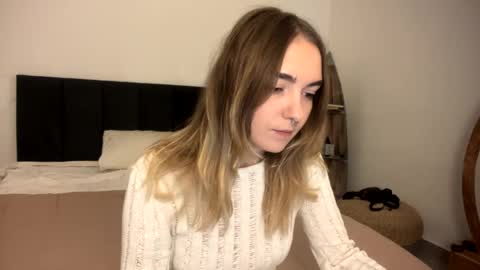 Roxy online show from April 3, 1:09 pm