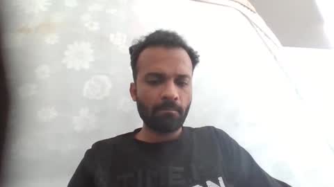 roy018 online show from April 18, 3:21 am