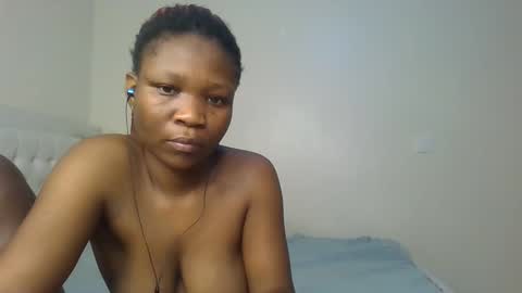 Snapshot of royal_goddes chatting on November 12, 1:06 am goddes online show from November 12, 1:06 am