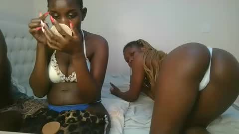 Snapshot of royal_goddes chatting on December 1, 1:05 pm goddes online show from December 1, 1:05 pm