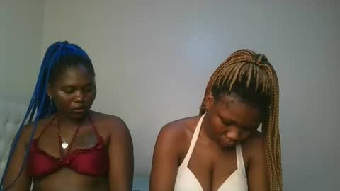 Snapshot of royal_goddes chatting on December 4, 12:31 am goddes online show from December 4, 12:31 am