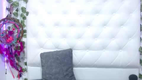 Bruna Royale  online show from April 8, 3:23 pm