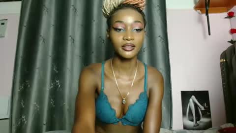 Softluxe online show from April 9, 9:04 am