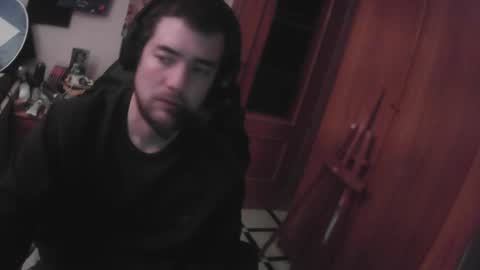 Snapshot of royer04 chatting on January 12, 1:11 am royer04 online show from January 12, 1:11 am