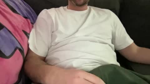 Snapshot of roythegil chatting on January 4, 1:10 am roythegil online show from January 4, 1:10 am