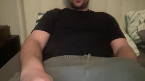 Snapshot of roythegil chatting on February 22, 5:19 am roythegil online show from February 22, 5:19 am