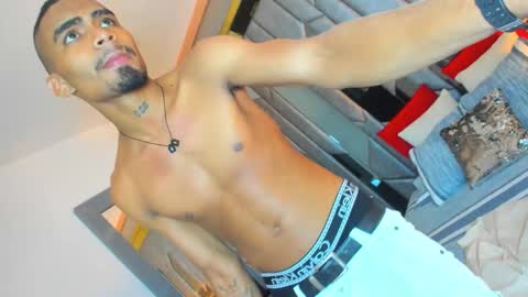 Snapshot of rpoolrboy chatting on February 8, 1:03 pm POOL online show from February 8, 1:03 pm