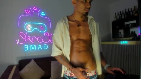 Snapshot of rpoolrboy chatting on February 10, 8:35 pm POOL online show from February 10, 8:35 pm