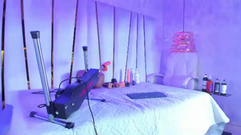 Rubi online show from July 18, 3:27 pm