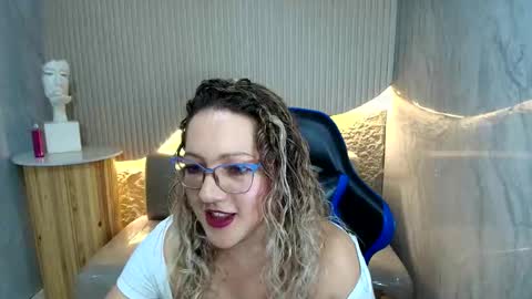 rubia_encantada_r online show from February 20, 8:20 pm
