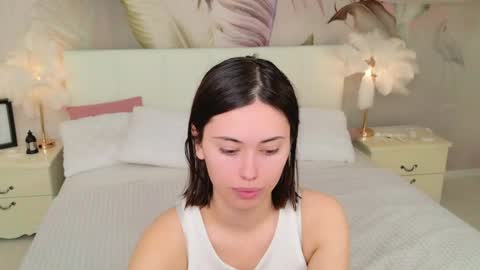 Luuna online show from April 12, 2:55 pm