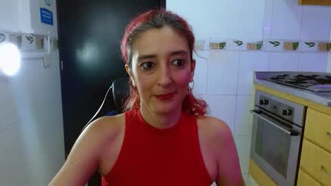 ruby_your_milf online show from December 16, 6:35 pm