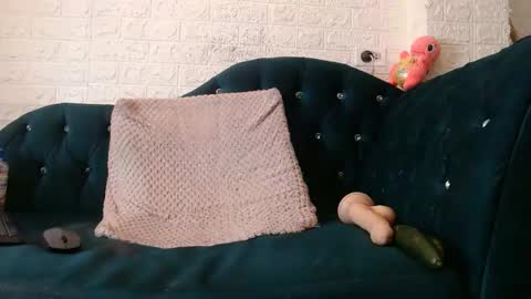 Snapshot of rubyemerald_ chatting on February 11, 4:55 am rubyemerald_ online show from February 11, 4:55 am