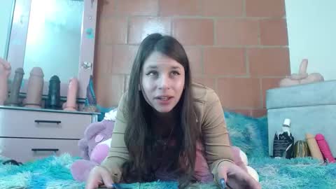 Snapshot of rubyemerald_ chatting on February 24, 6:28 pm rubyemerald_ online show from February 24, 6:28 pm