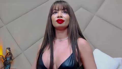 Snapshot of rubyluxee chatting on January 14, 12:14 pm Ruby Luxe online show from January 14, 12:14 pm