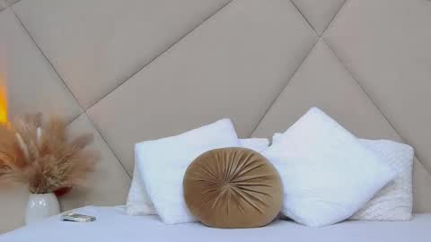 Snapshot of rubyluxee chatting on March 1, 9:40 am Ruby Luxe online show from March 1, 9:40 am