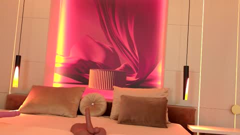 Snapshot of rubyluxee chatting on October 12, 5:06 am Ruby Luxe online show from October 12, 5:06 am