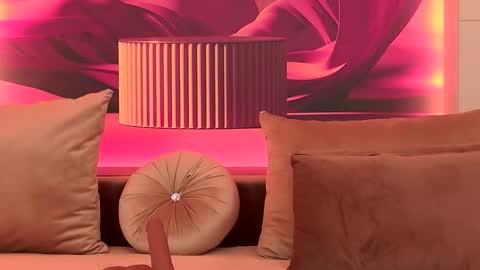 Snapshot of rubyluxee chatting on November 9, 6:44 am Ruby Luxe online show from November 9, 6:44 am