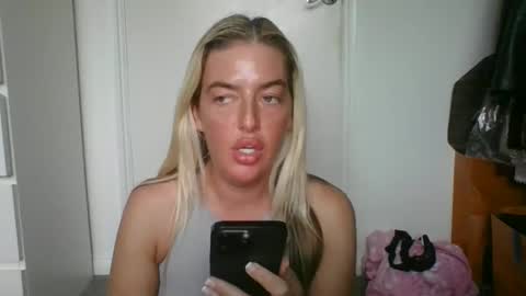 Snapshot of rubyredxxxoxxx chatting on December 26, 1:32 pm rubyredxxxoxxx online show from December 26, 1:32 pm